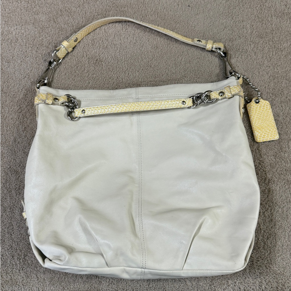 Elegant Cream Leather Shoulder Bag